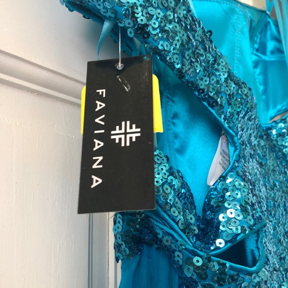 Long strapless dress - Picture 4 of 7